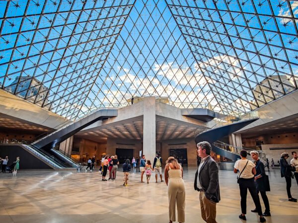 Discover the Louvre: Paris Art Tour + Mona Lisa pass