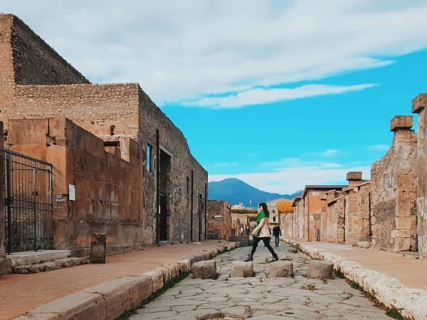 Exploration of Pompeii: Ancient Adventure! - Image 8