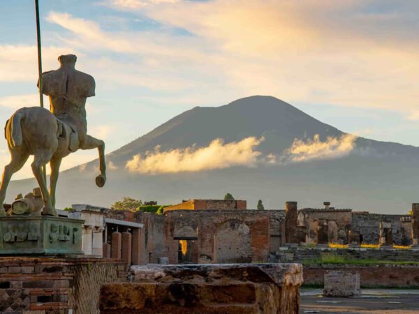 Experiencing History: Cultural Tour of Pompeii and Vesuvius - Image 2