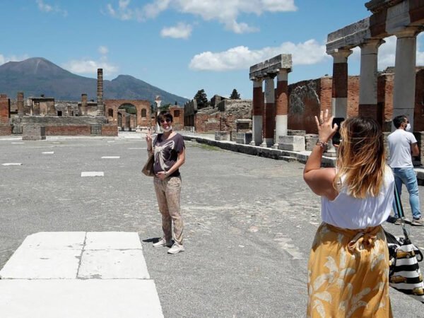 Exploration of Pompeii: Ancient Adventure! - Image 7