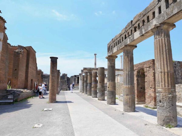 Exploration of Pompeii: Ancient Adventure! - Image 5